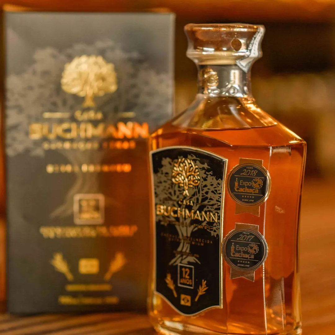 CACHAÇA ENVELHECIDA EM CARVALHO FRANCÊS 12 ANOS (700Ml) – Casa