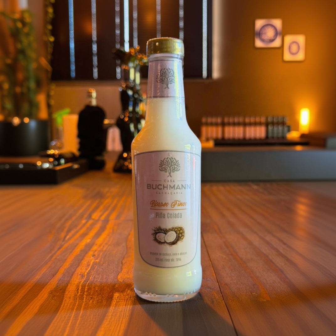 LICOR FINO COM SABOR DE PIÑA COLADA (275Ml)