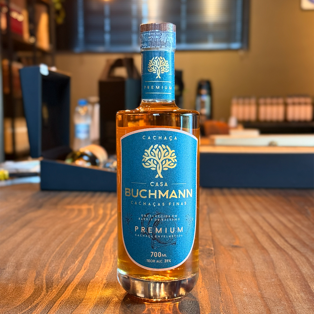 CACHAÇA ENVELHECIDA EM MADEIRA BÁLSAMO 3 ANOS (700Ml)