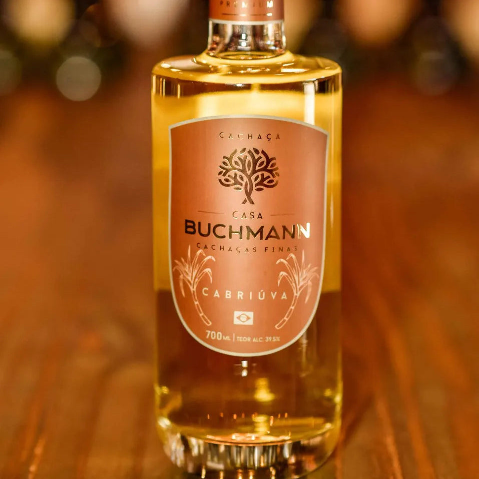 CACHAÇA ENVELHECIDA EM MADEIRA CABRIÚVA 3 ANOS (700Ml)