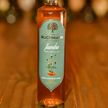 CACHAÇA MISTA COM SABOR DE JAMBU, PIMENTA, HORTELÃ E ANIS (500Ml)