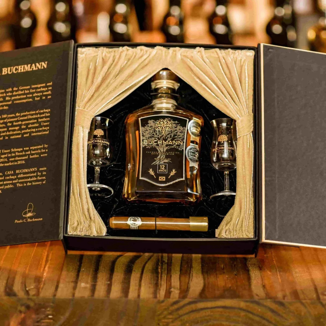 Kit Cachaça Envelhecida em Carvalho Francês 12 Anos (700ml)