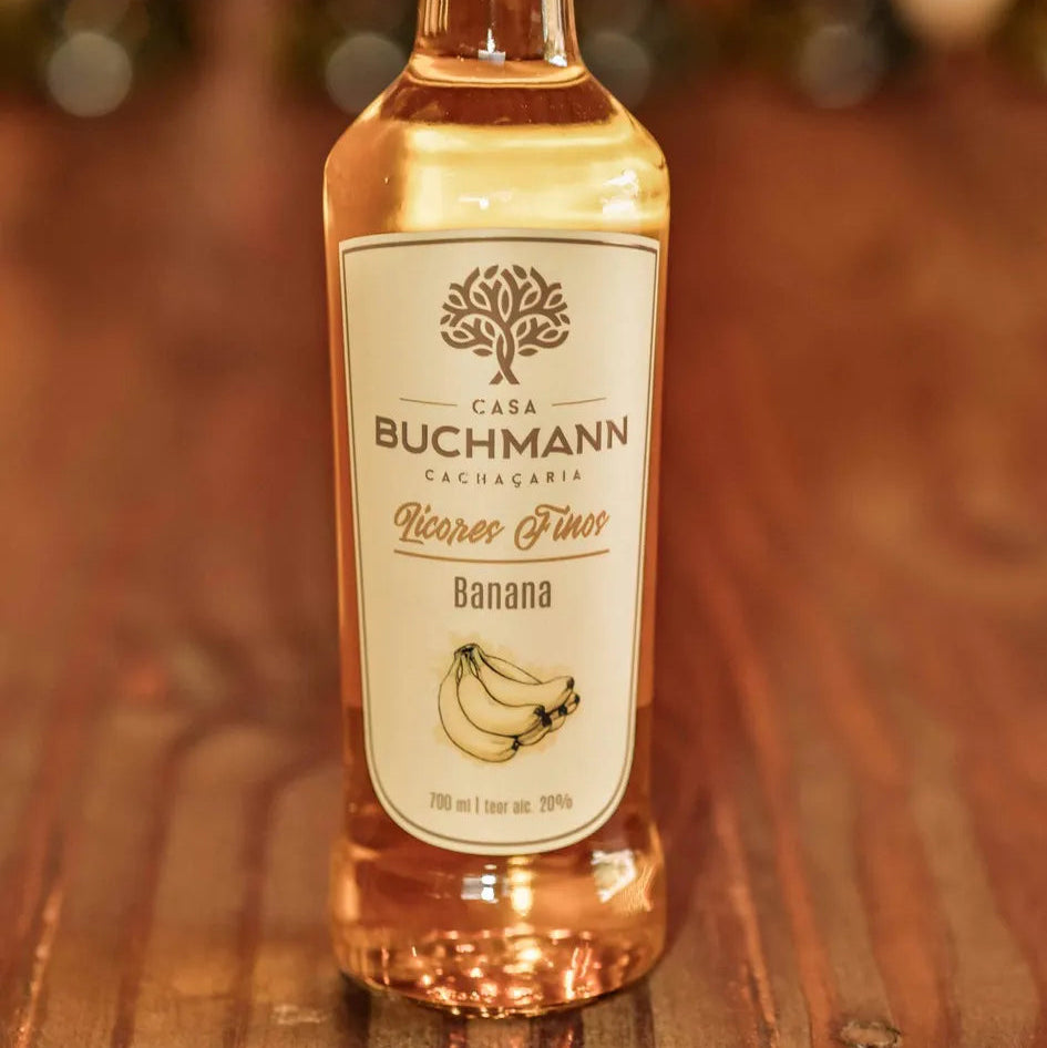 LICOR FINO COM SABOR DE BANANA (700Ml)