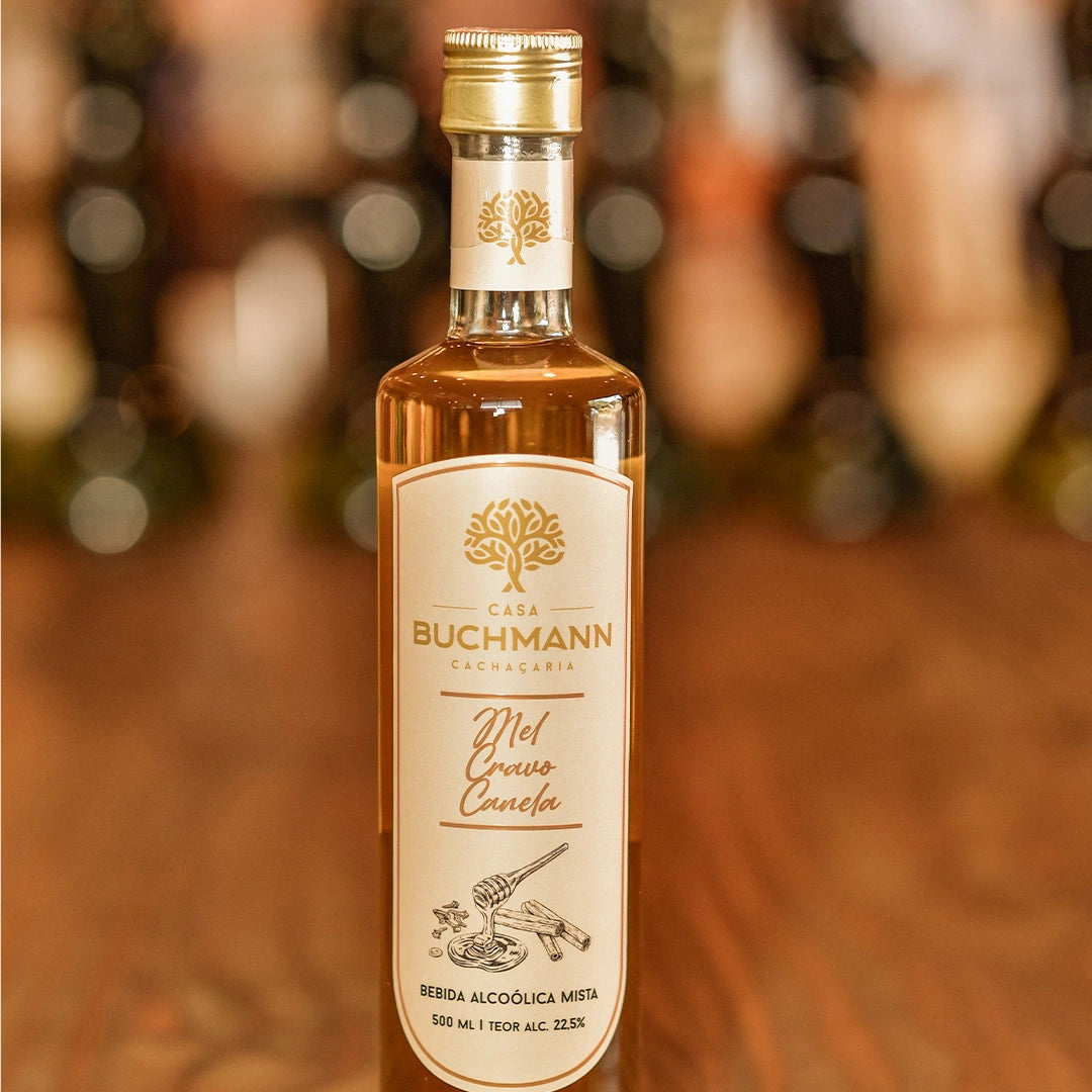 CACHAÇA MISTA COM SABOR DE MEL, CRAVO E CANELA (500Ml)